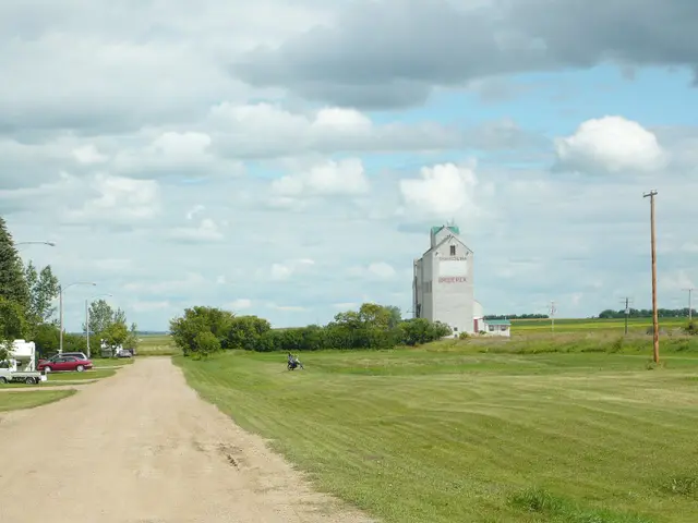 Grain elevator at Broderick
