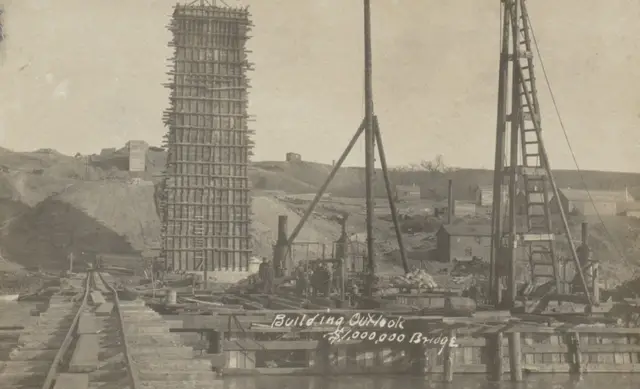 Building the Outlook bridge